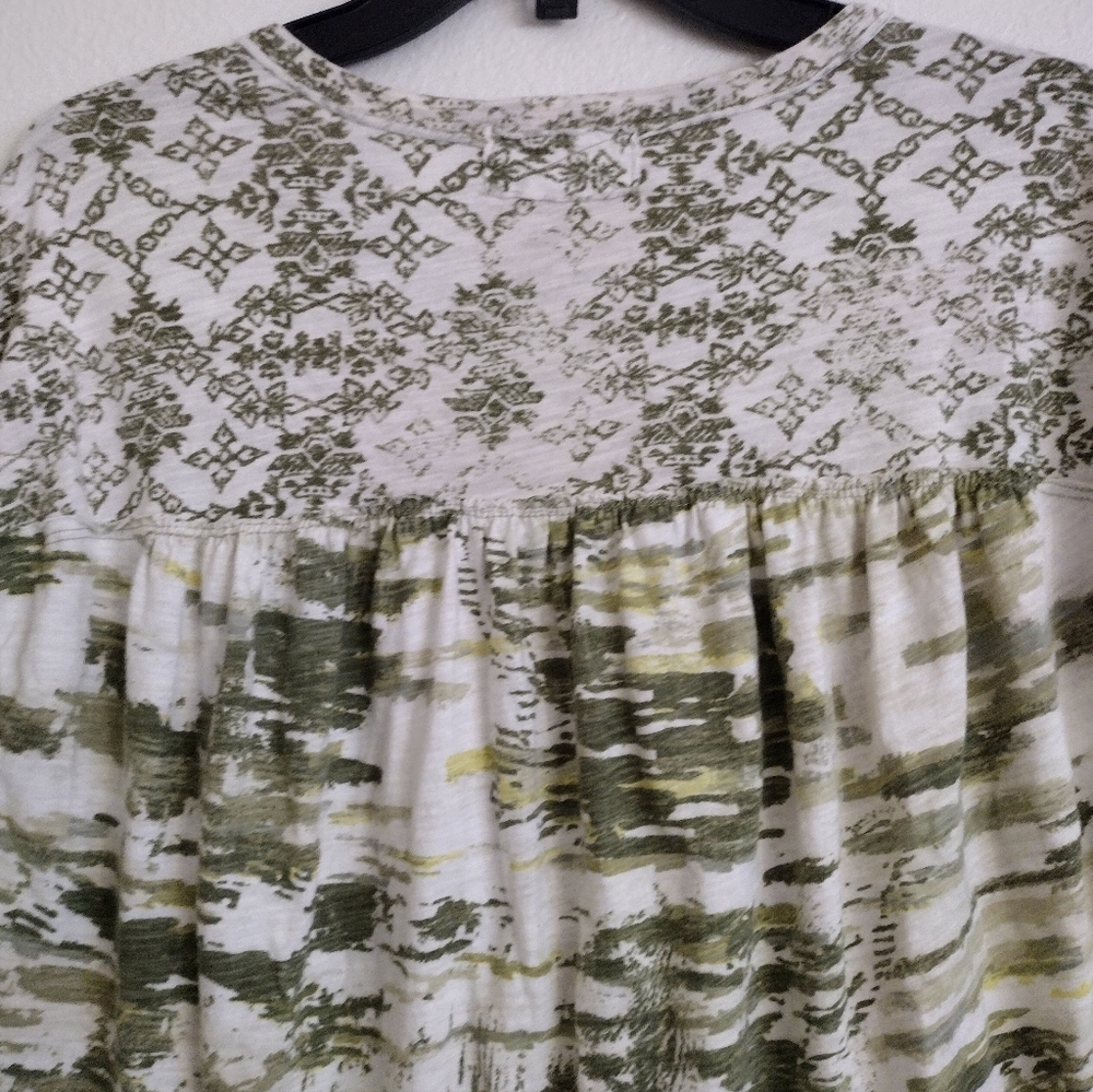 Pilcro Anthropologie Green Cream Ruched Henley Patterned Tshirt Size XXS - Picture 13 of 14